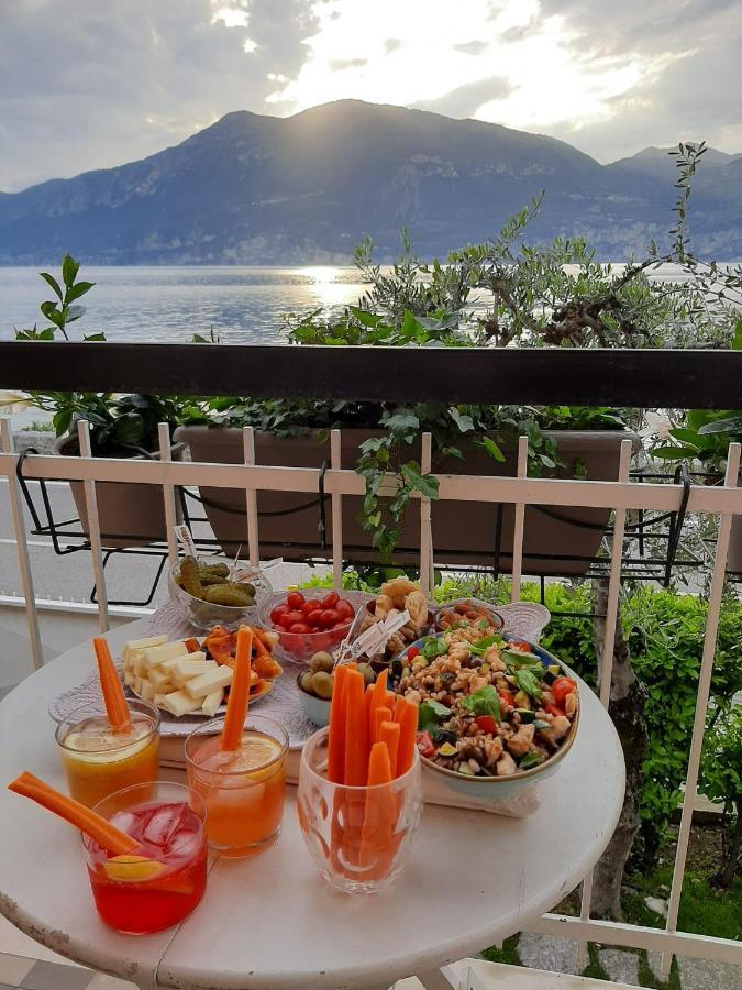Villa Sul Lago Con Pontile Privato A Brenzone Sul Garda - Unique And Exclusive エクステリア 写真