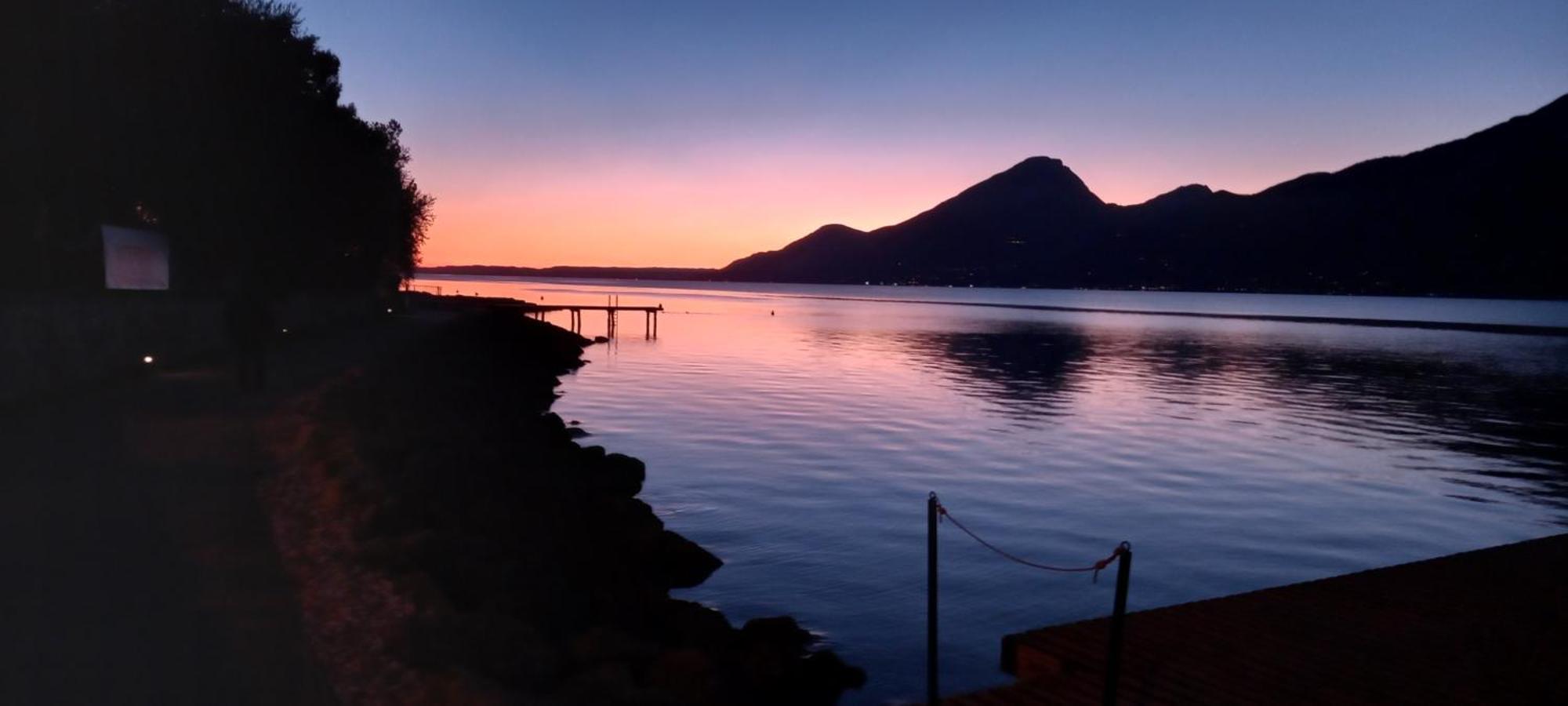 Villa Sul Lago Con Pontile Privato A Brenzone Sul Garda - Unique And Exclusive エクステリア 写真