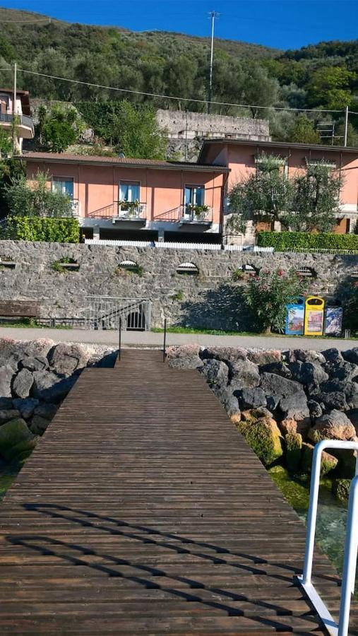 Villa Sul Lago Con Pontile Privato A Brenzone Sul Garda - Unique And Exclusive エクステリア 写真