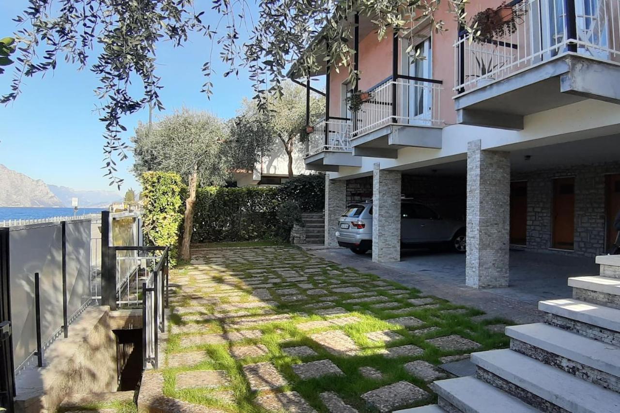 Villa Sul Lago Con Pontile Privato A Brenzone Sul Garda - Unique And Exclusive エクステリア 写真