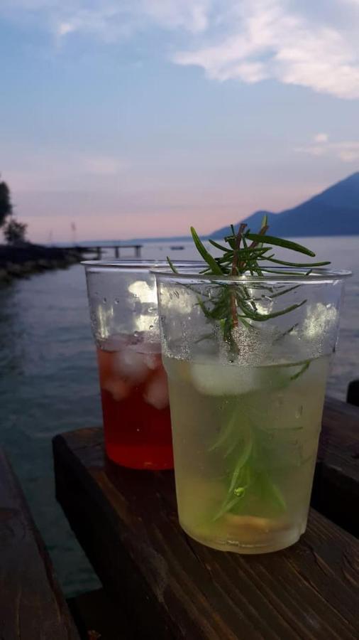 Villa Sul Lago Con Pontile Privato A Brenzone Sul Garda - Unique And Exclusive エクステリア 写真