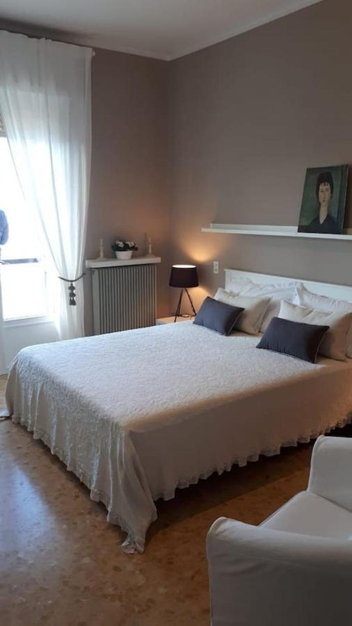 Villa Sul Lago Con Pontile Privato A Brenzone Sul Garda - Unique And Exclusive エクステリア 写真