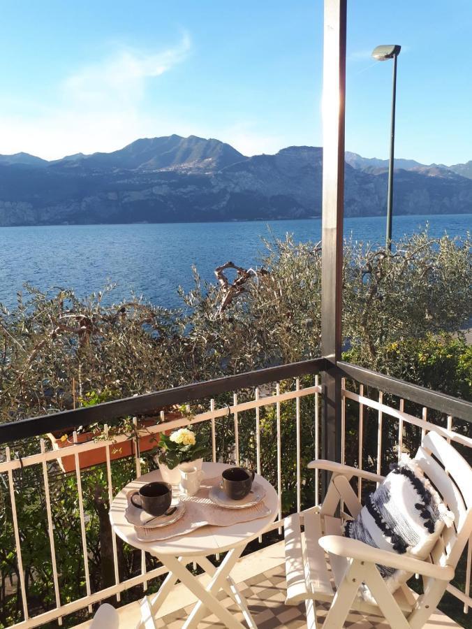 Villa Sul Lago Con Pontile Privato A Brenzone Sul Garda - Unique And Exclusive エクステリア 写真