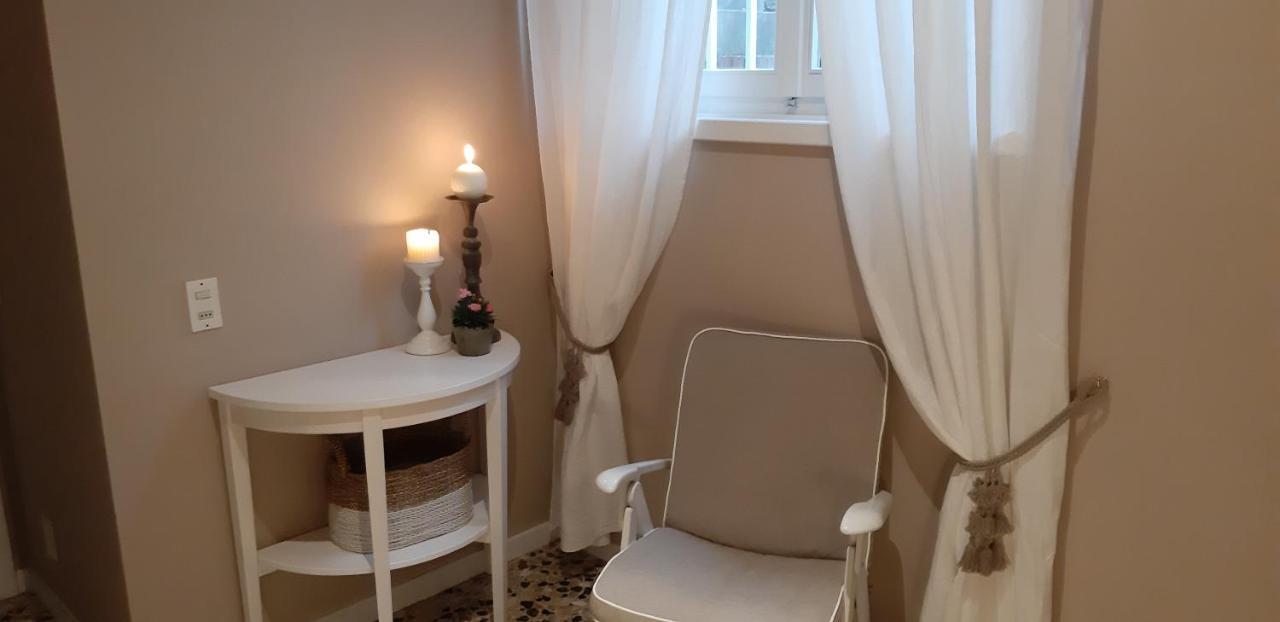 Villa Sul Lago Con Pontile Privato A Brenzone Sul Garda - Unique And Exclusive エクステリア 写真